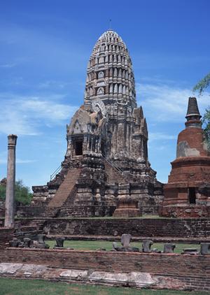 横浜駅西口から徒歩7分！快適な滞在を提供する東横INN横浜駅西口の魅力と詳細ガイド